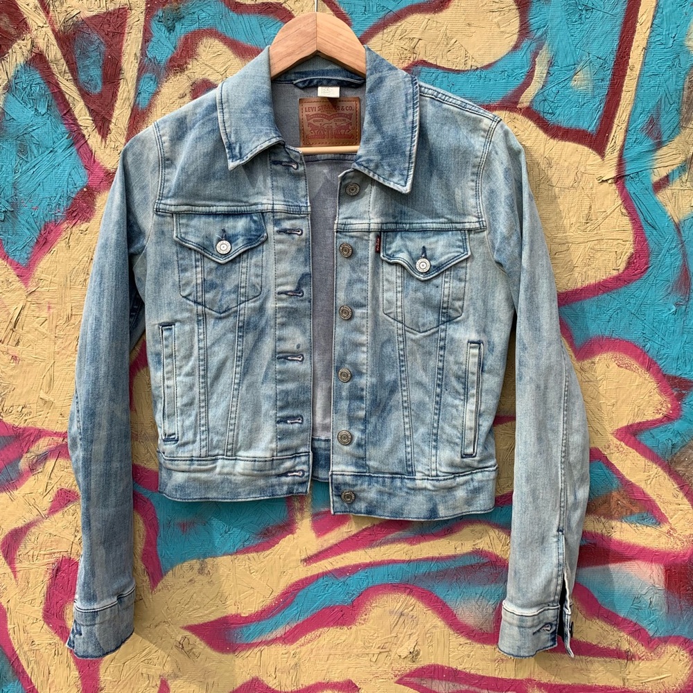 Levi’s Bleached Denim Jacket / Small